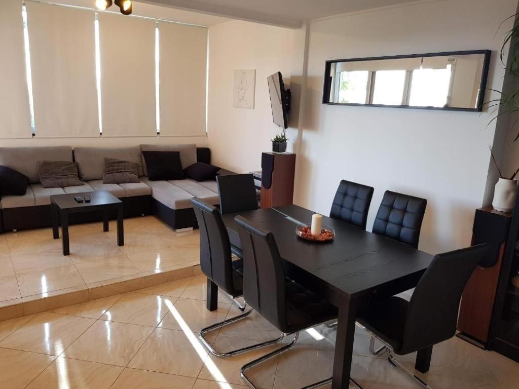 With A Parking Space - 22348 Umag