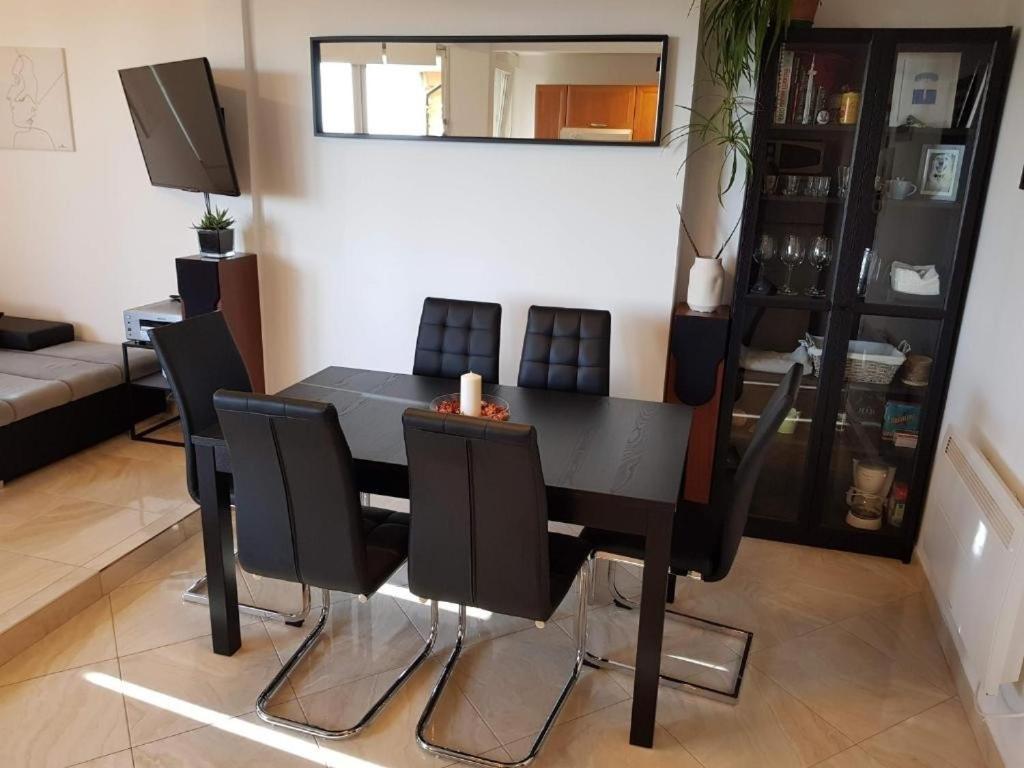 Apartmán With A Parking Space - 22348 Umag